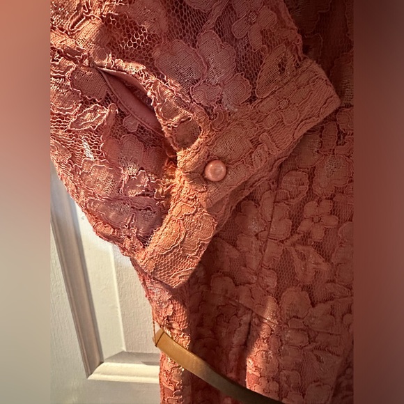 Sugarhill Boutique Coral Lace Dress - Picture 4 of 5